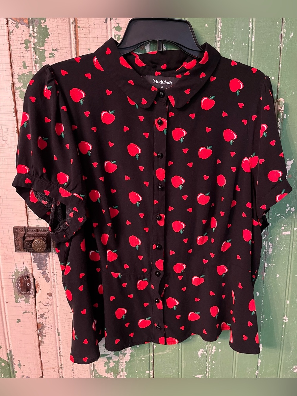 ModCloth Black Blouse with Red Apple & Heart Print Size 18 US - Picture 2 of 12